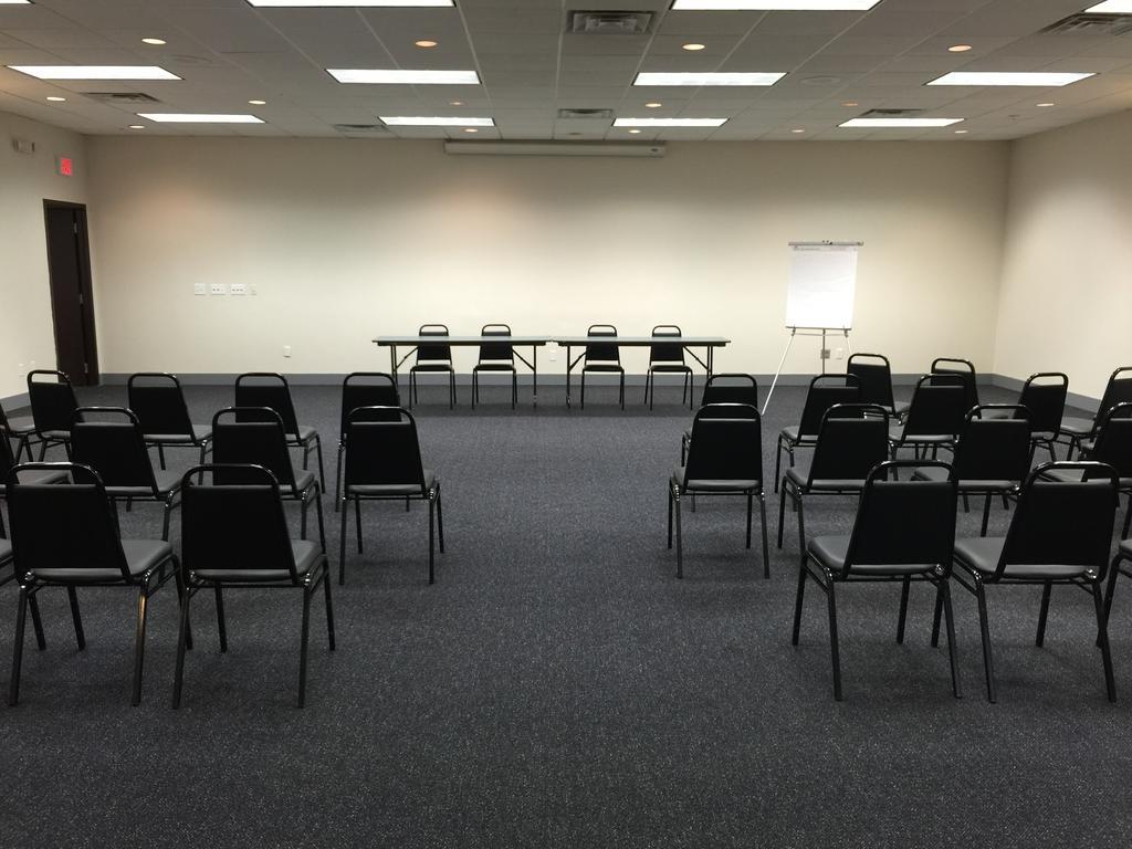 Garden Hotel And Conference Center 사우스벨로이트 외부 사진